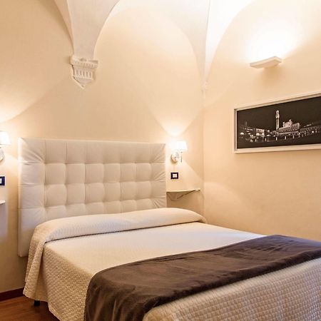 B&B Quattro Cantoni Siena Bagian luar foto