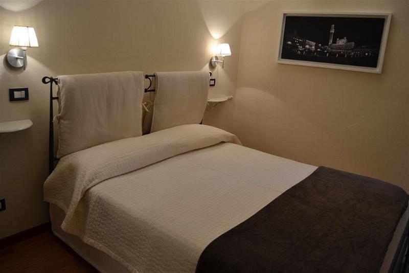 B&B Quattro Cantoni Siena Bagian luar foto