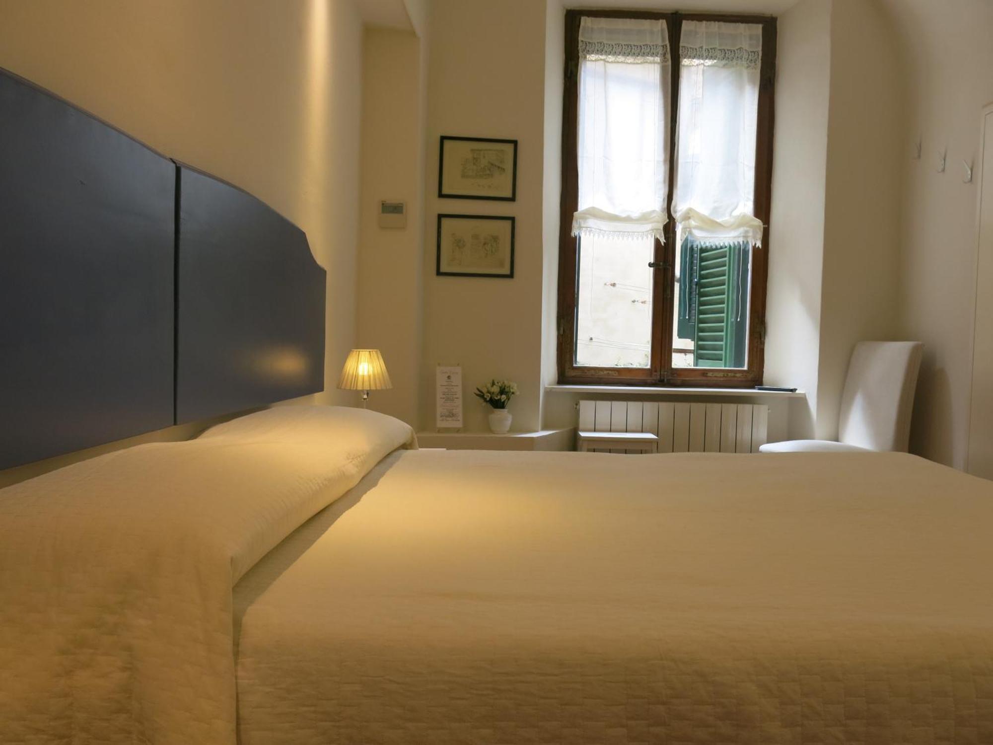 B&B Quattro Cantoni Siena Bagian luar foto