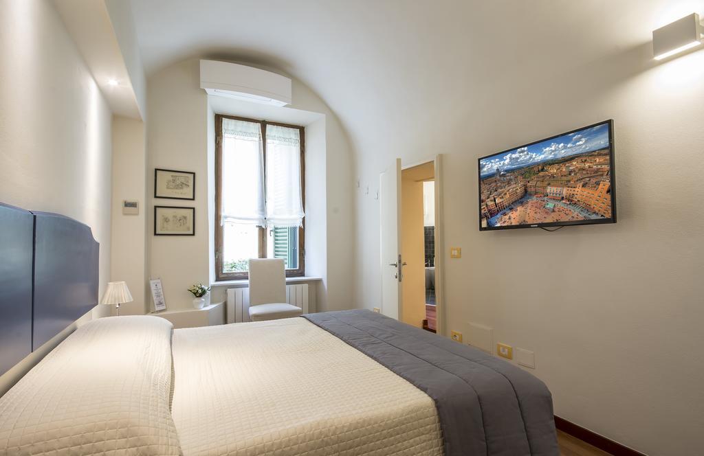 B&B Quattro Cantoni Siena Bagian luar foto