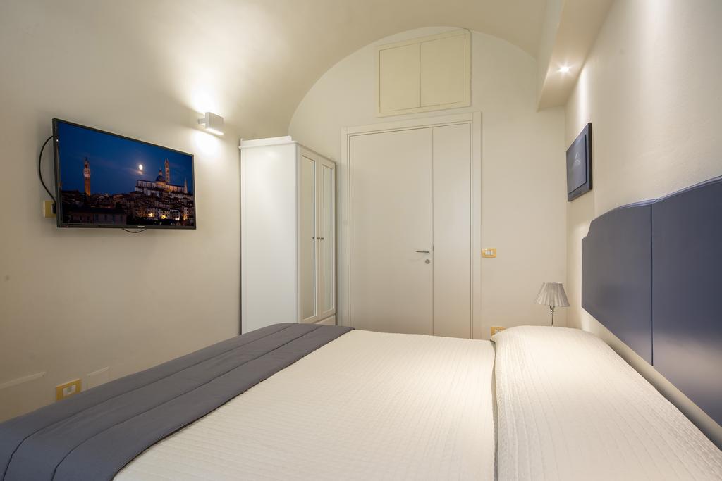 B&B Quattro Cantoni Siena Bagian luar foto