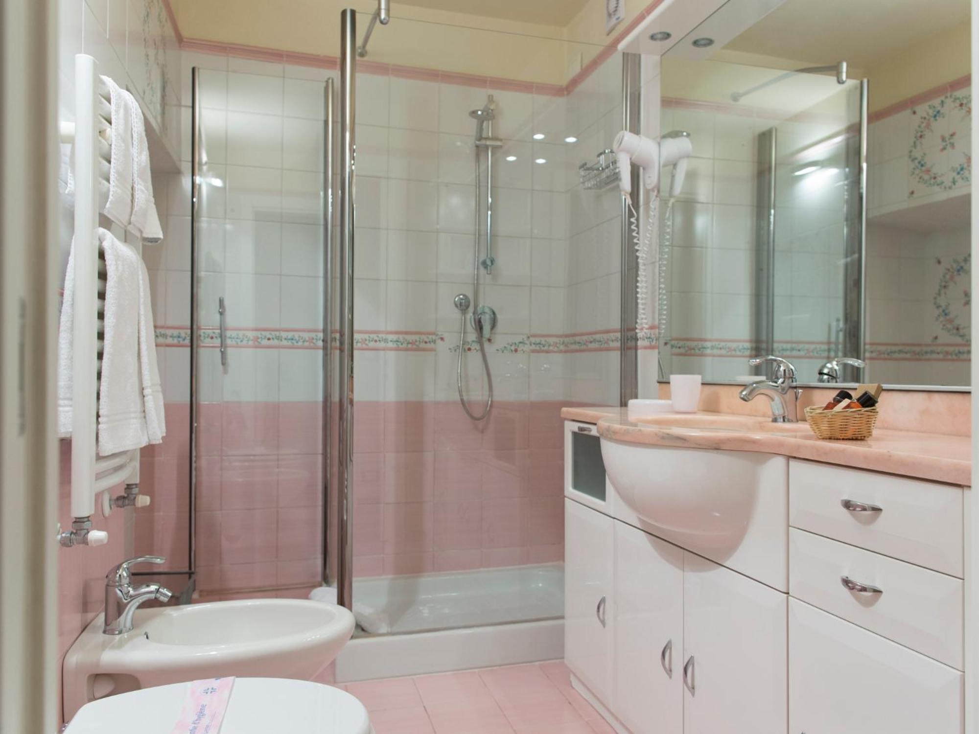 B&B Quattro Cantoni Siena Bagian luar foto