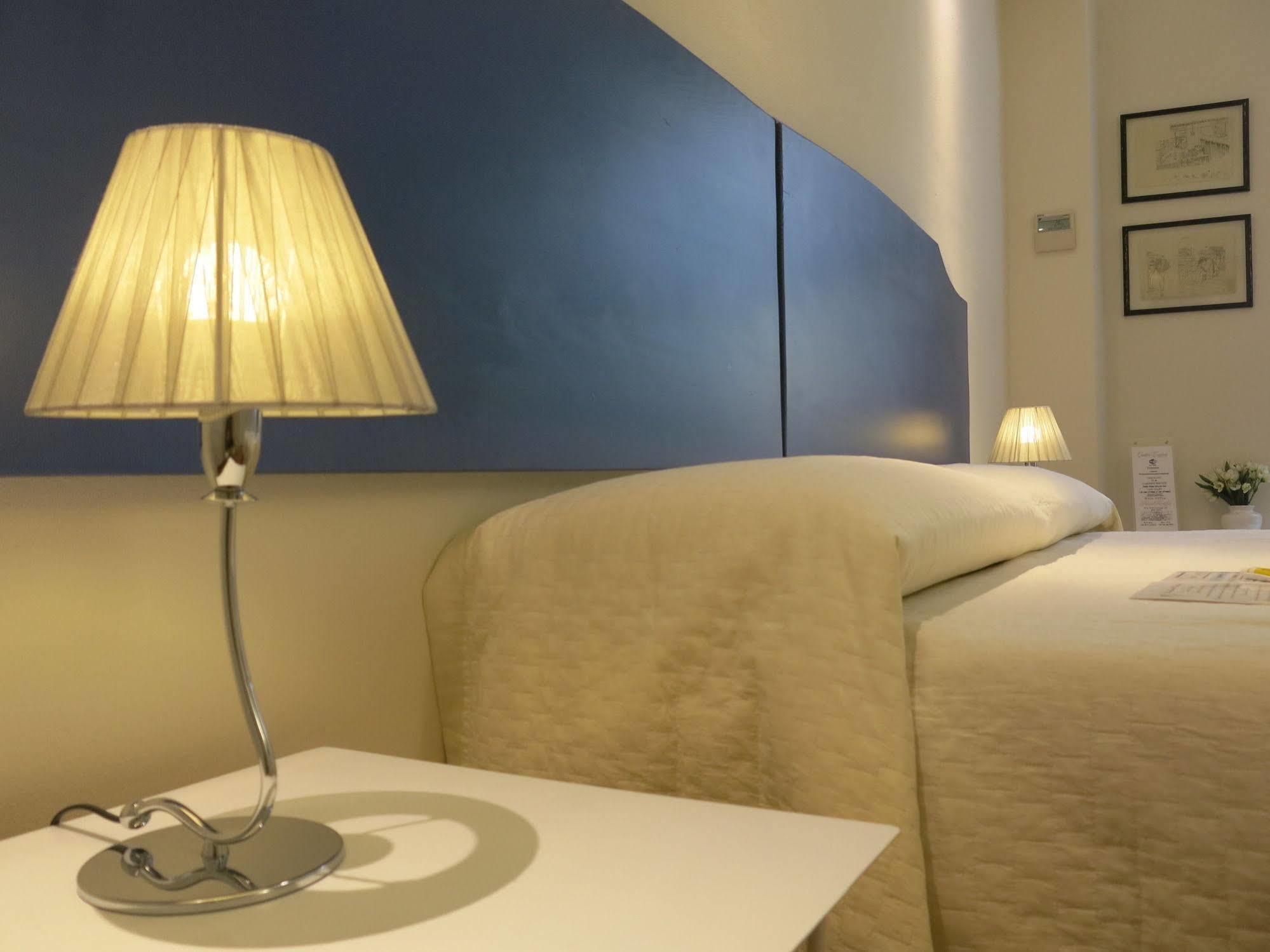B&B Quattro Cantoni Siena Bagian luar foto