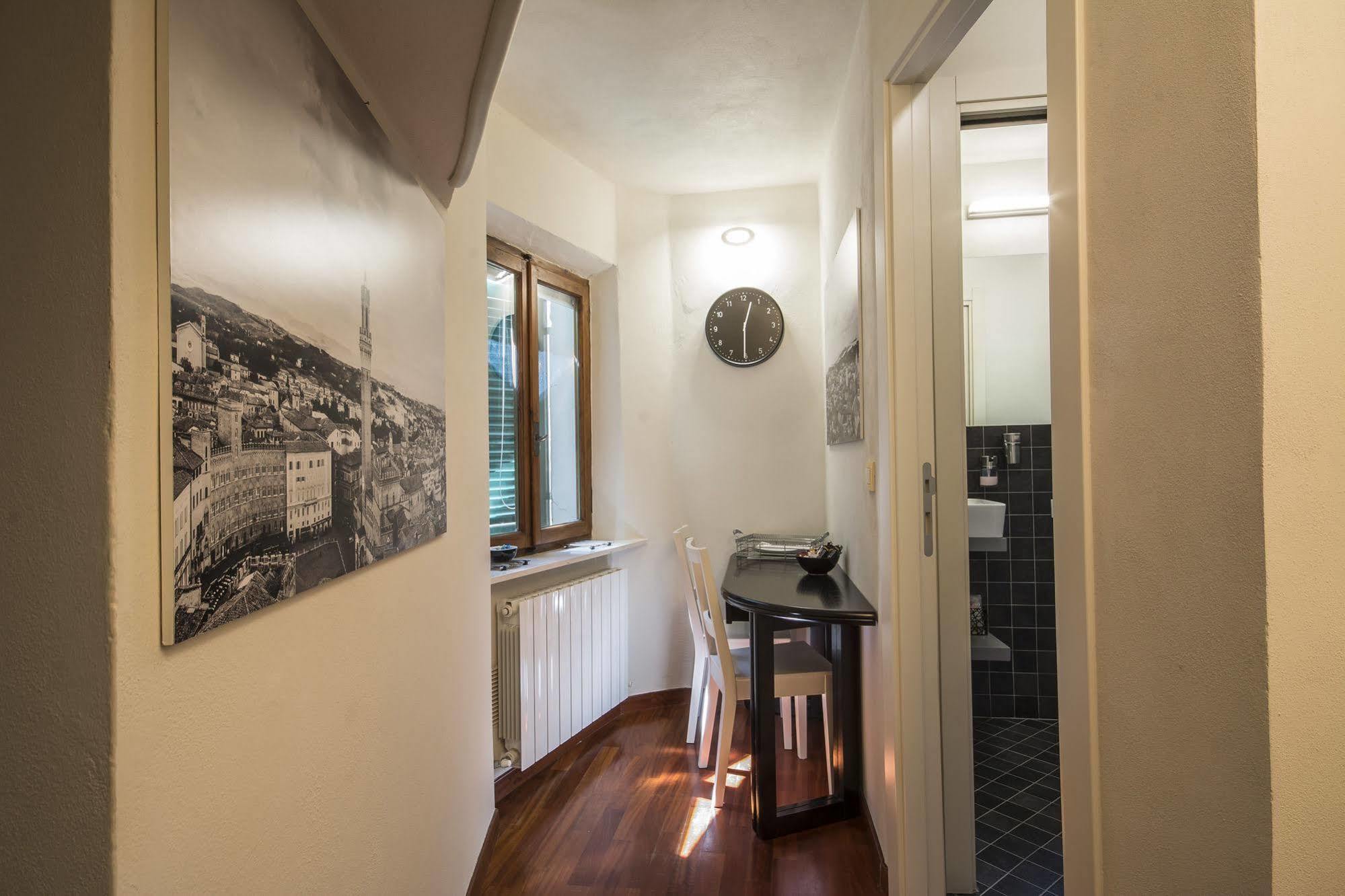 B&B Quattro Cantoni Siena Bagian luar foto