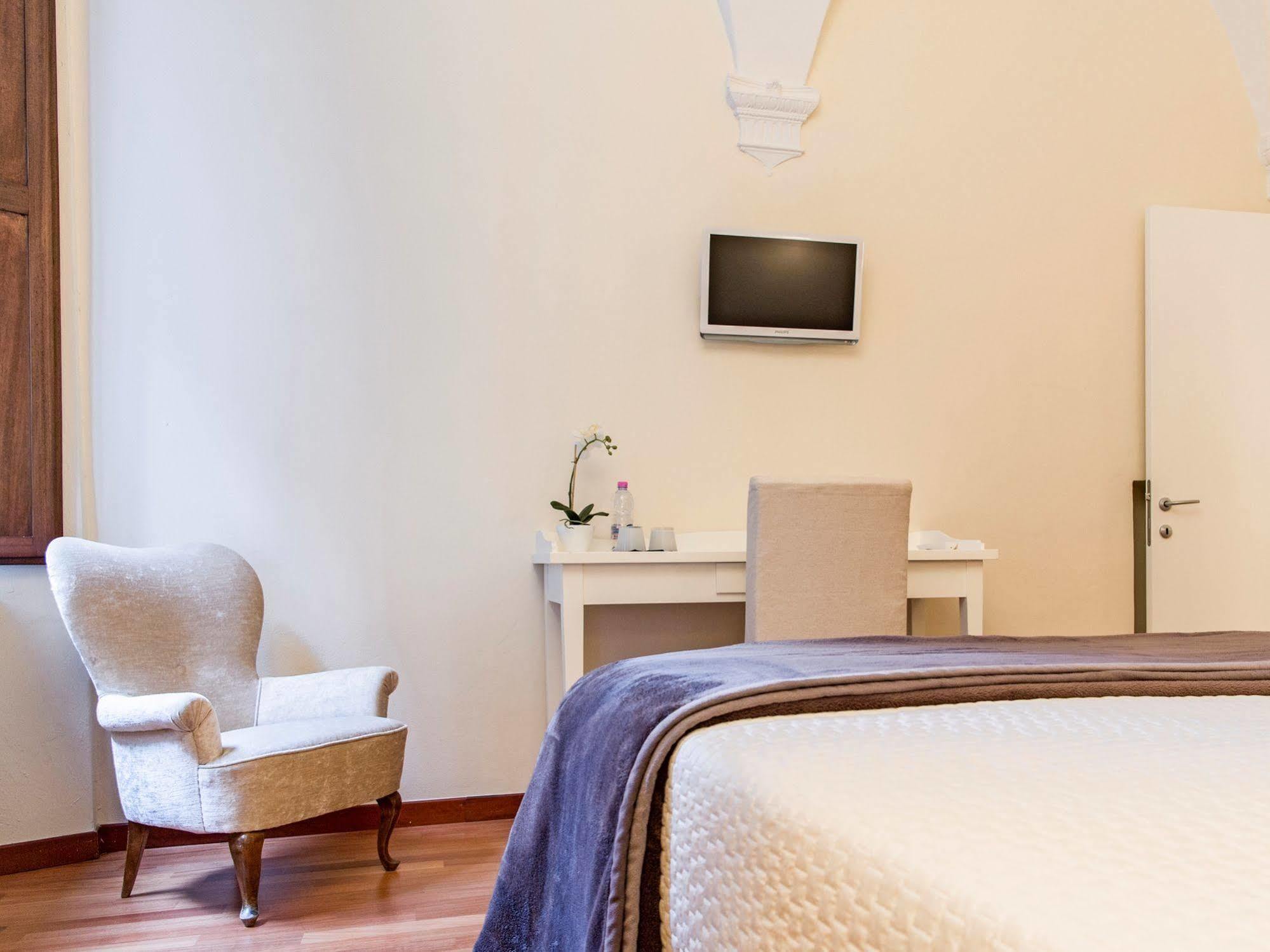 B&B Quattro Cantoni Siena Bagian luar foto